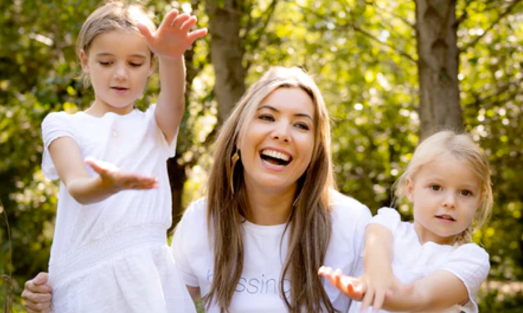 Milky Tee Founder Lauren Hampshire And Her Two Daughters